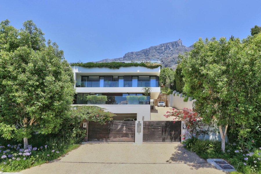 7 Bedroom Property for Sale in Higgovale Western Cape